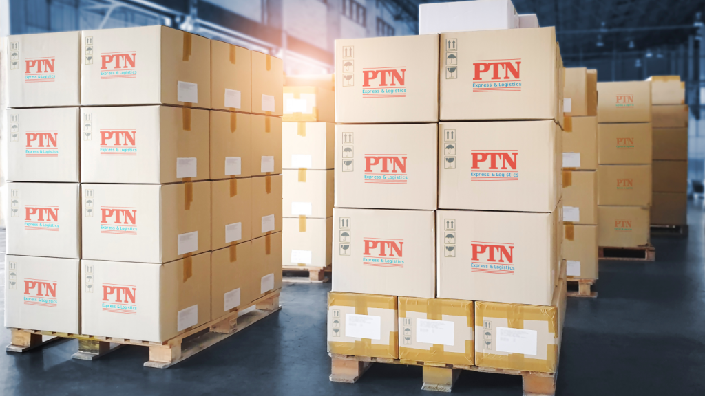 PTN LOGISTICS là dịch vụ gửi hàng đi Mỹ tại Đà Nẵng với cam kết giá rẻ, nhanh chóng và uy tín. Chúng tôi cung cấp một giải pháp vận chuyển hàng hóa chất lượng và đáng tin cậy từ Đà Nẵng đến Mỹ.